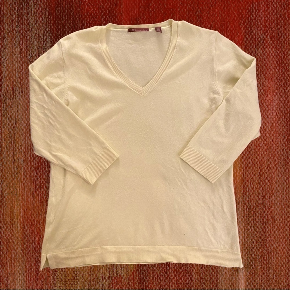 525 AMERICA Women’s V Neck 3/4 Sleeve Sweater